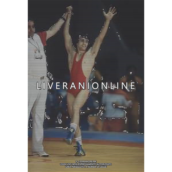 DIAP-RETROSPETTIVA VINCENZO MAENZA LOTTATORE NELLA FOTO VINCENZO MAENZA PARTECIPA ALLE OLIMPIADI DI LOS ANGELES 1984 ARCHIVIO DFP-AG ALDO LIVERANI SAS