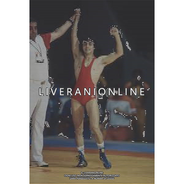 DIAP-RETROSPETTIVA VINCENZO MAENZA LOTTATORE NELLA FOTO VINCENZO MAENZA PARTECIPA ALLE OLIMPIADI DI LOS ANGELES 1984 ARCHIVIO DFP-AG ALDO LIVERANI SAS