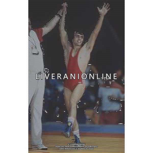 DIAP-RETROSPETTIVA VINCENZO MAENZA LOTTATORE NELLA FOTO VINCENZO MAENZA PARTECIPA ALLE OLIMPIADI DI LOS ANGELES 1984 ARCHIVIO DFP-AG ALDO LIVERANI SAS