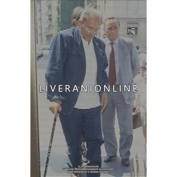 DIAP-RETROSPETTIVA DOMENIICO MODUGNO CANTANTE NELLA FOT DOMENICO MODUGNOO CON LA MOGLIE FRANCA GANDOLFI IN TRIBENALE A MILANO NELL\'ANNO 1986 AG ALDO LIVERANI SAS