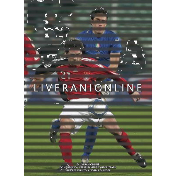 Firenze 01/03/2006 Italia-Germania Amichevole Nella foto: Metzelder Christoph contro Toni Luca.* Ph Gianni Nucci/Agenzia Aldo Liverani