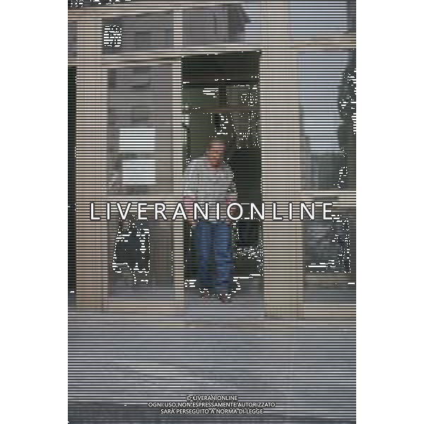 DIAP-RETROSPETTIVA DOMENIICO MODUGNO CANTANTE NELLA FOT DOMENICO MODUGNOO CON LA MOGLIE FRANCA GANDOLFI IN TRIBENALE A MILANO NELL\'ANNO 1986 AG ALDO LIVERANI SAS