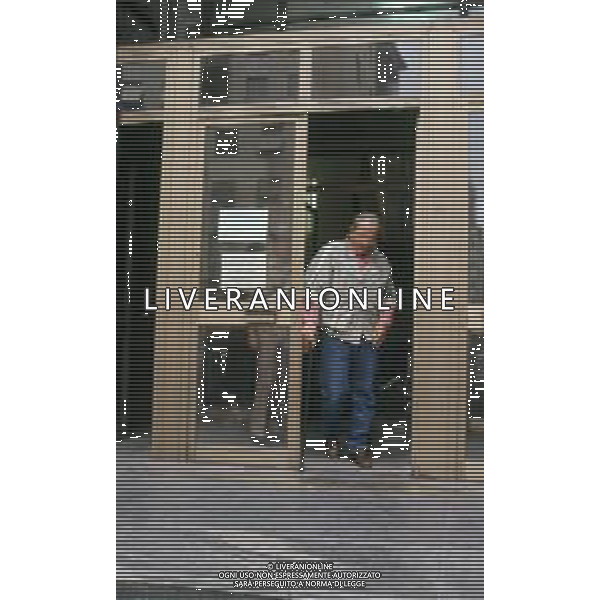 DIAP-RETROSPETTIVA DOMENIICO MODUGNO CANTANTE NELLA FOT DOMENICO MODUGNOO CON LA MOGLIE FRANCA GANDOLFI IN TRIBENALE A MILANO NELL\'ANNO 1986 AG ALDO LIVERANI SAS