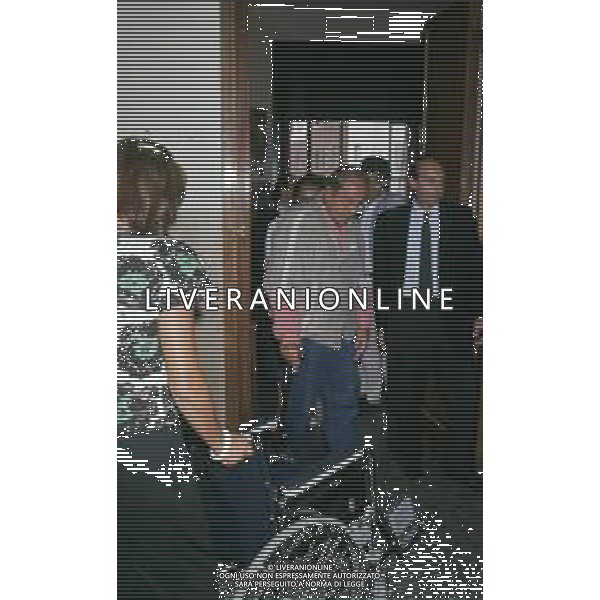 DIAP-RETROSPETTIVA DOMENIICO MODUGNO CANTANTE NELLA FOT DOMENICO MODUGNOO CON LA MOGLIE FRANCA GANDOLFI IN TRIBENALE A MILANO NELL\'ANNO 1986 AG ALDO LIVERANI SAS