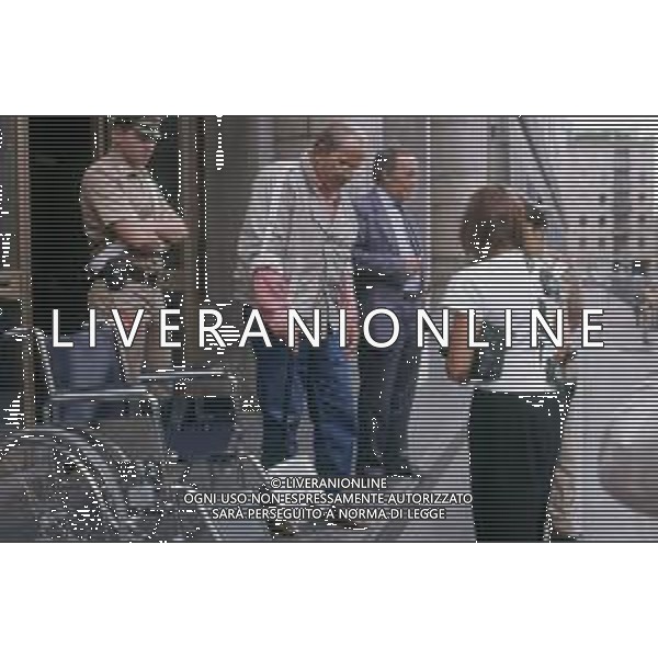 DIAP-RETROSPETTIVA DOMENIICO MODUGNO CANTANTE NELLA FOT DOMENICO MODUGNOO CON LA MOGLIE FRANCA GANDOLFI IN TRIBENALE A MILANO NELL\'ANNO 1986 AG ALDO LIVERANI SAS