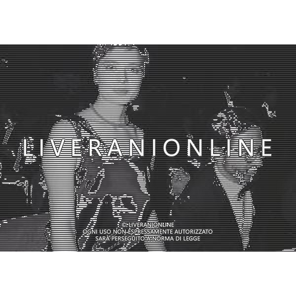 ST-RETROSPETTIVA ISABELLA ROSSELLINI ATTRICE NELLA FOTO ISABELLA ROSSELLINI CON RENZO ROSSELLINI NELL\'ANNO 1987 AG ALDO LIVERANI SAS