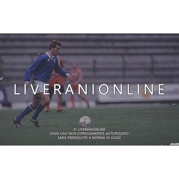 DIAP-RETROSPETTIVA GIANNI FLAMIGNI CALCIATORE NELLA FOTO GIANNI FLAMIGNI CON LA MAGLIA DELLA NAZIONALE ITALIANA AG ALDO LIVERANI SAS