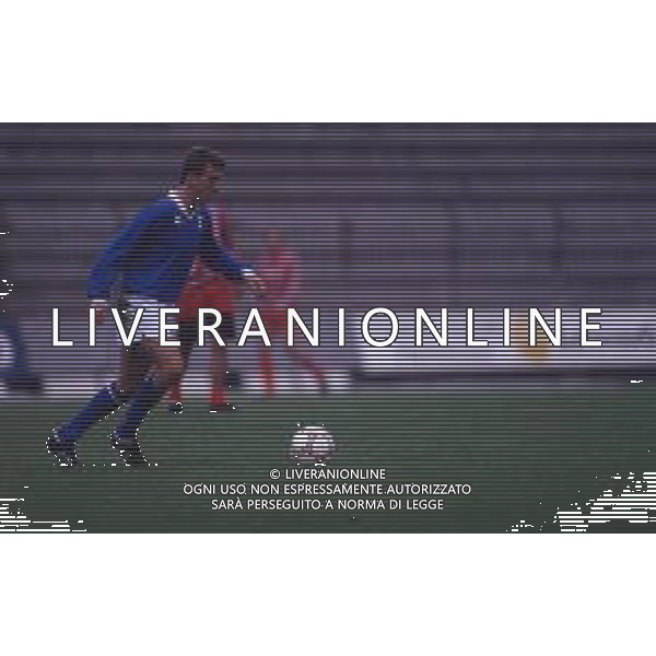 DIAP-RETROSPETTIVA GIANNI FLAMIGNI CALCIATORE NELLA FOTO GIANNI FLAMIGNI CON LA MAGLIA DELLA NAZIONALE ITALIANA AG ALDO LIVERANI SAS