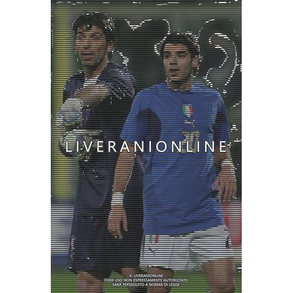 Firenze 1 marzo 2006 Italia - Germania amichevole nella foto: Buffon Gianluigi e Perrotta Simone foto Andry / Ag. Aldo Liverani