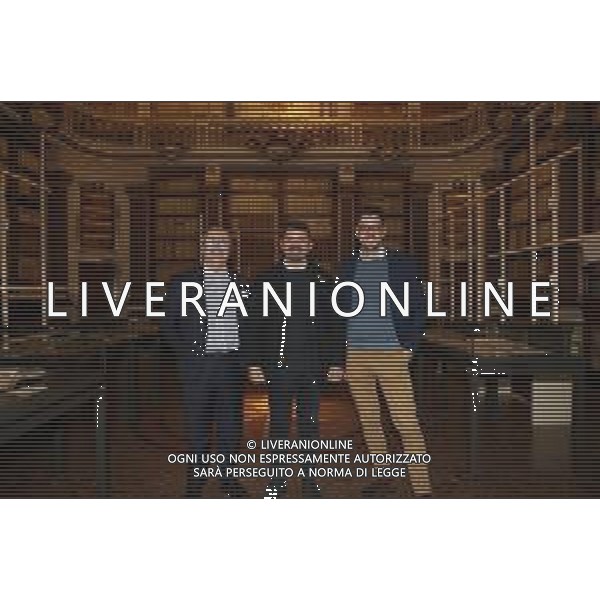 IMOLA 07 11 2025 BACCANALE 2025 l\'Assessore Regionale all\'Agricoltura ALESSIO MAMMI,ASSESSORE PIERANGELO RAFFINI E ASSESSORE GIACOMO GAMBI per una visita alla mostra I LIBRI-GIORNALI DELLA SPEZIERIA DI DIOTAIUTI e all\'Aula Magna DELLA BIBLIOTECA COMUNALE NELLA FOTO DA SINISTRA PIERANGEL RAFFINI ALESSIO MAMMI E GIACOMO GAMBI FOTO GIANNI SANNA-AG ALDO LIVERANI SAS