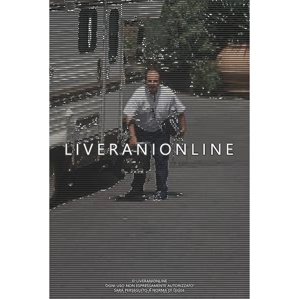 DIAP-RETROSPETTIVA GINCARLO MAGALLI PRESENTATORE TELEVISIVO NELLA FOTO GIANCARLO MAGALLI NEL CAMPER A ROMA FOTO EDGARDO DELLA SCORCIOSA-AG ALDO LIVERANI SAS