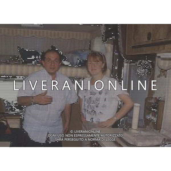 DIAP-RETROSPETTIVA GINCARLO MAGALLI PRESENTATORE TELEVISIVO NELLA FOTO GIANCARLO MAGALLI NEL CAMPER A ROMA FOTO EDGARDO DELLA SCORCIOSA-AG ALDO LIVERANI SAS