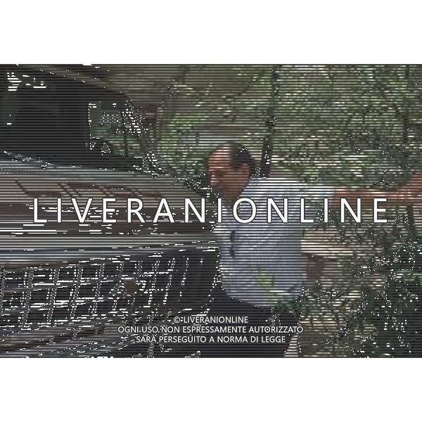 DIAP-RETROSPETTIVA GINCARLO MAGALLI PRESENTATORE TELEVISIVO NELLA FOTO GIANCARLO MAGALLI NEL CAMPER A ROMA FOTO EDGARDO DELLA SCORCIOSA-AG ALDO LIVERANI SAS