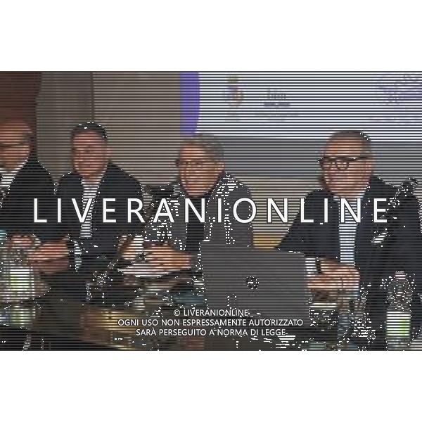 IMOLA 08 11 2025 PRESENTAZIONE DEL LIBRO "LA MONETA DIGITALE" PRESENTI ASSESSORE PIERANGELO RAFFINI,ADRIANO MAESTRI BANCA INTESA SAN PAOLO,GIUSEPPE TORLUCCIO,FRANCESCO CORRADO ASS.LUIGI EINAUDI,FRANCESCO GIORDANO NELLA FOTO DA SINISTRA GIUSEPPE TORLUCCIO,ADRIANO MAESTRI BANCA INTESA SAN PAOLO E ASSESSORE PIERANGELO RAFFINI ©SANNA - AGENZIA ALDO LIVERANI SAS