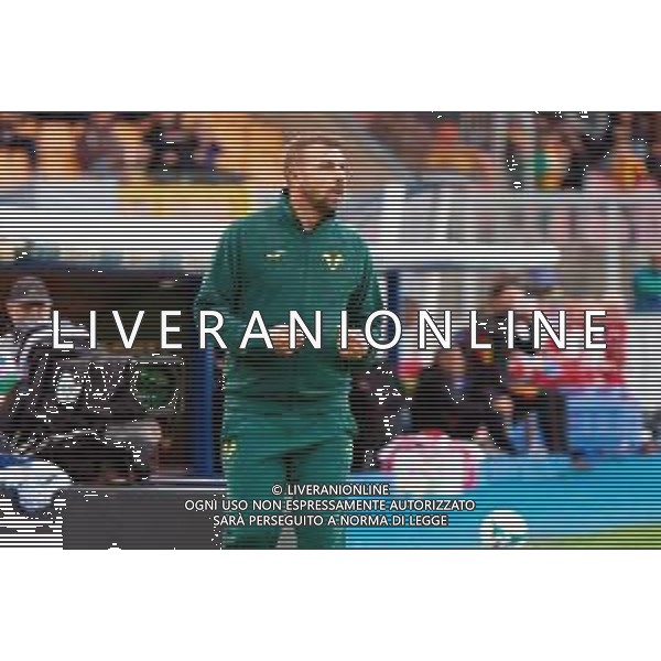 TVEM November 08, 2025 Lecce, Italy - US Lecce vs Hellas Verona - Italian soccer serie A 2025/26 - Via Del Mare Stadium. In the pic: coach Paolo Zanetti of Hellas Verona ©TVEM Emmanuele Mastrodonato - AGENZIA ALDO LIVERANI SAS