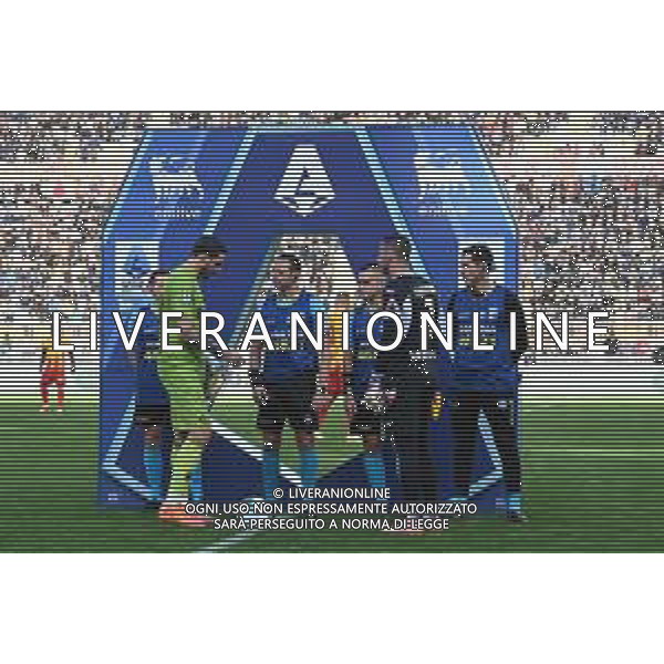 TVPG US Lecce vs Hellas Verona FC nella foto saluto capitani Falcone Wladimiro (Us Lecce) e Lorenzo Montipò (Hellas Verona Fc) Lecce (ITA) 08-11 -2025 Stadio “E. Giardiniero” Via del Mare - Undicesima Giornata Serie A EniLive 2025/26 ©TVPG GOLIA PASQUALE - AGENZIA ALDO LIVERANI SAS