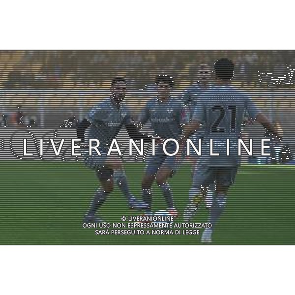 TVPG US Lecce vs Hellas Verona FC nella foto Roberto Gagliardini (Hellas Verona Fc) e Domagoj Bradaric (Hellas Verona Fc) Lecce (ITA) 08-11 -2025 Stadio “E. Giardiniero” Via del Mare - Undicesima Giornata Serie A EniLive 2025/26 ©TVPG GOLIA PASQUALE - AGENZIA ALDO LIVERANI SAS