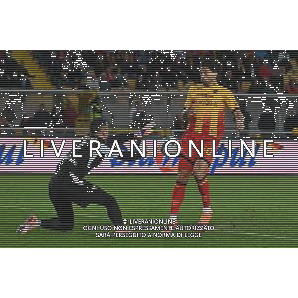 TVPG US Lecce vs Hellas Verona FC nella foto Santiago Pierotti e Lorenzo Montipò (Hellas Verona Fc) Lecce (ITA) 08-11 -2025 Stadio “E. Giardiniero” Via del Mare - Undicesima Giornata Serie A EniLive 2025/26 ©TVPG GOLIA PASQUALE - AGENZIA ALDO LIVERANI SAS
