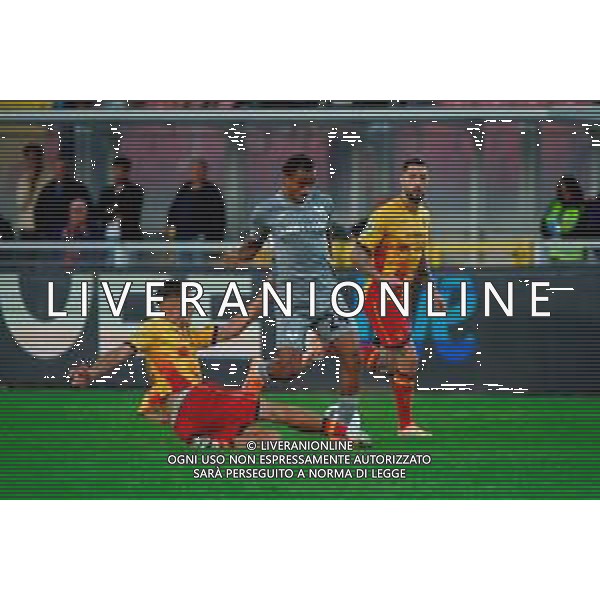 TVEM November 08, 2025 Lecce, Italy - US Lecce vs Hellas Verona - Italian soccer serie A 2025/26 - Via Del Mare Stadium. In the pic: Antoine Bernede of Hellas Verona in action against Medon Berisha of US Lecce ©TVEM Mastrodonato Emmanuele - AGENZIA ALDO LIVERANI SAS