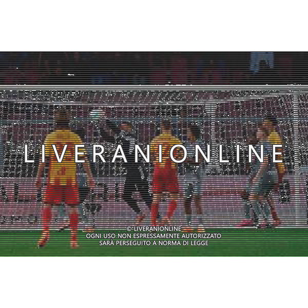 TVEM November 08, 2025 Lecce, Italy - US Lecce vs Hellas Verona - Italian soccer serie A 2025/26 - Via Del Mare Stadium. In the pic: Lorenzo Montipo’ of Hellas Verona ©TVEM Mastrodonato Emmanuele - AGENZIA ALDO LIVERANI SAS