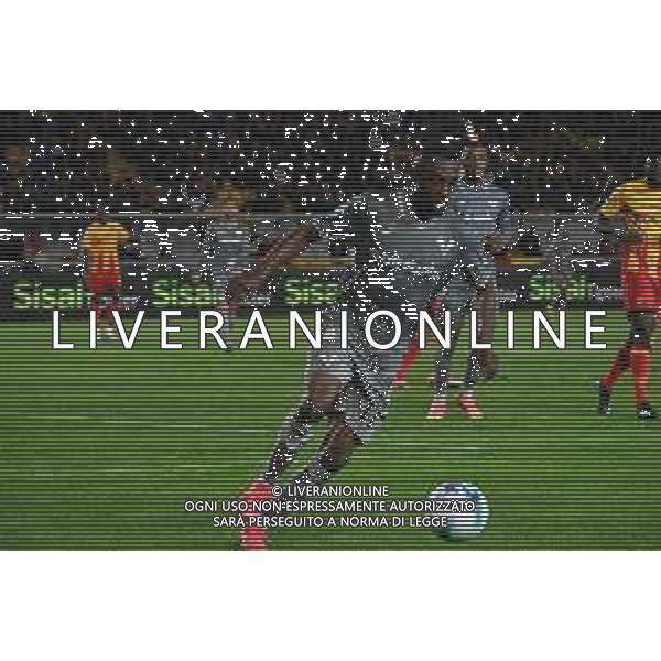 TVPG US Lecce vs Hellas Verona FC nella foto Jean-Daniel Akpa Akpro (Hellas Verona Fc)Lecce (ITA) 08-11 -2025 Stadio “E. Giardiniero” Via del Mare - Undicesima Giornata Serie A EniLive 2025/26 ©TVPG GOLIA PASQUALE - AGENZIA ALDO LIVERANI SAS