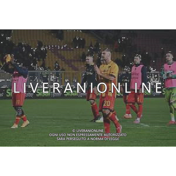 TVPG US Lecce vs Hellas Verona FC nella foto Ramadani Ylber (Us Lecce) sotto la curva dopo la partita Lecce (ITA) 08-11 -2025 Stadio “E. Giardiniero” Via del Mare - Undicesima Giornata Serie A EniLive 2025/26 ©TVPG GOLIA PASQUALE - AGENZIA ALDO LIVERANI SAS
