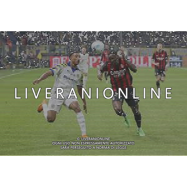 Pervis Estupinan of AC Milan battle for the ball with Sascha Britschgi of Parma AC during Parma Calcio vs AC Milan, 11° Serie A Enilive 2025-26 game at Ennio Tardini stadium in Parma (PR), Italy, on November 08, 2025. (Photo by Davide Casentini)- AGENZIA ALDO LIVERANI SAS