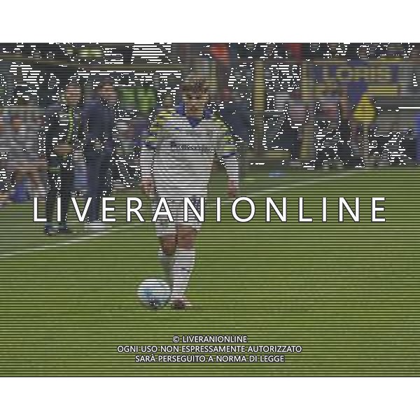 Adrian Bernabe’ of Parma AC play the ball during Parma Calcio vs AC Milan, 11° Serie A Enilive 2025-26 game at Ennio Tardini stadium in Parma (PR), Italy, on November 08, 2025. (Photo by Davide Casentini)- AGENZIA ALDO LIVERANI SAS