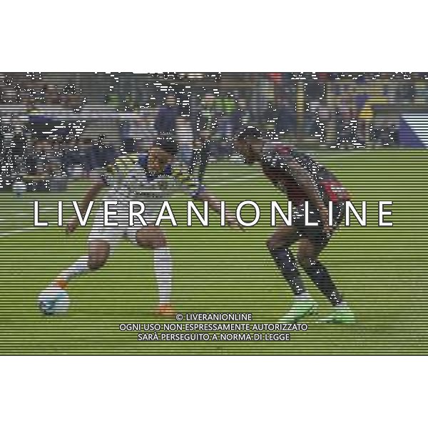 Sascha Britschgi of Parma AC competes for the ball with Pervis Estupinan of AC Milan during Parma Calcio vs AC Milan, 11° Serie A Enilive 2025-26 game at Ennio Tardini stadium in Parma (PR), Italy, on November 08, 2025. (Photo by Davide Casentini)- AGENZIA ALDO LIVERANI SAS