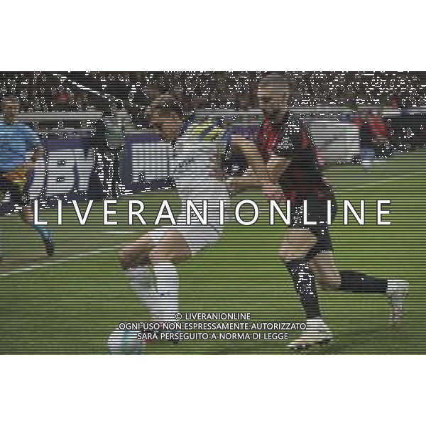 Zion Suzuki of Parma AC battle for the ball with Strahinja Pavlovic of AC Milan during Parma Calcio vs AC Milan, 11° Serie A Enilive 2025-26 game at Ennio Tardini stadium in Parma (PR), Italy, on November 08, 2025. (Photo by Davide Casentini)- AGENZIA ALDO LIVERANI SAS