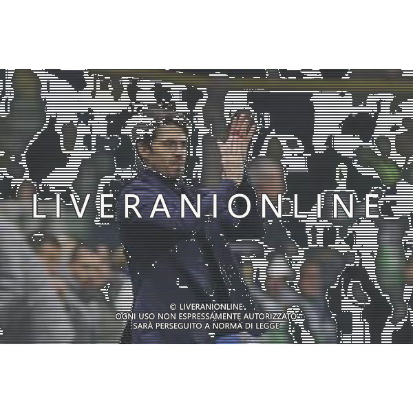 Carlos Cuesta Head Coach of Parma AC gestures during Parma Calcio vs AC Milan, 11° Serie A Enilive 2025-26 game at Ennio Tardini stadium in Parma (PR), Italy, on November 08, 2025. (Photo by Davide Casentini)- AGENZIA ALDO LIVERANI SAS