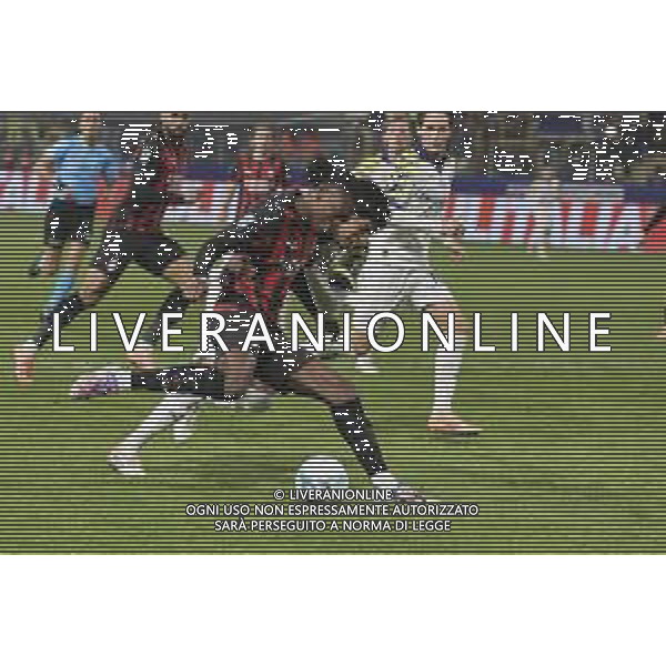 Rafael Leao of AC Milan battle for the ball with Patrick Cutrone of Parma AC during Parma Calcio vs AC Milan, 11° Serie A Enilive 2025-26 game at Ennio Tardini stadium in Parma (PR), Italy, on November 08, 2025. (Photo by Davide Casentini)- AGENZIA ALDO LIVERANI SAS