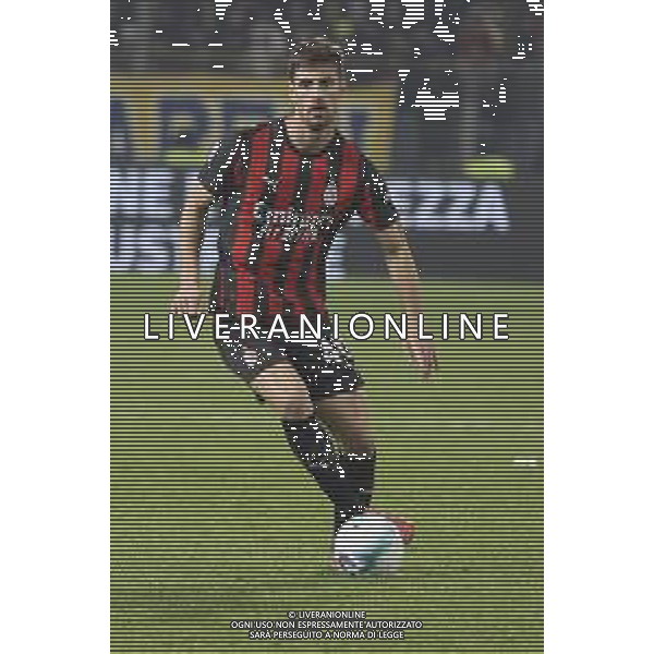 Matteo Gabbia of AC Milan play the ball during Parma Calcio vs AC Milan, 11° Serie A Enilive 2025-26 game at Ennio Tardini stadium in Parma (PR), Italy, on November 08, 2025. (Photo by Davide Casentini)- AGENZIA ALDO LIVERANI SAS