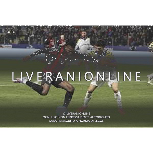 Rafael Leao of AC Milan battle for the ball with Enrico Delprato of Parma AC during Parma Calcio vs AC Milan, 11° Serie A Enilive 2025-26 game at Ennio Tardini stadium in Parma (PR), Italy, on November 08, 2025. (Photo by Davide Casentini)- AGENZIA ALDO LIVERANI SAS