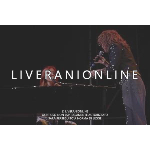 Roma 7 Novembre 2025 "VENART TOGETHER - IL GRANDE CONCERTO D\'ARTE E SOLIDARIETA\'" Nella Foto: Noemi, Fiorella Mannoia Foto credit: Andrea Bracaglia AG ALDO LIVERANI SAS