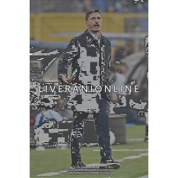 TVRG Como vs Cagliari nella foto Fabio Pisacane allenatore Cagliari Como 08-11-2025 Stadio Giuseppe Sinigaglia Como vs Cagliari Campionato Serie A Enilive - 11a giornata foto Roberto Garavaglia/Agenzia Aldo Liverani sas