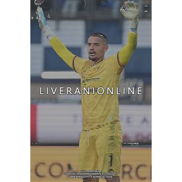 TVRG Como vs Cagliari nella foto Elia Caprile (Cagliari) Como 08-11-2025 Stadio Giuseppe Sinigaglia Como vs Cagliari Campionato Serie A Enilive - 11a giornata foto Roberto Garavaglia/Agenzia Aldo Liverani sas