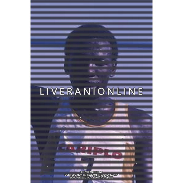 DIAP-RETROSPETTIVA JOHN NGUGI ATLETA NELLA FOTO JOHN NGUGI PARTECIPA ALLA MANIFESTAZIONE DELLA 5 MULINI NELL\'ANNO 1989 AG ALDO LIVERANI SAS