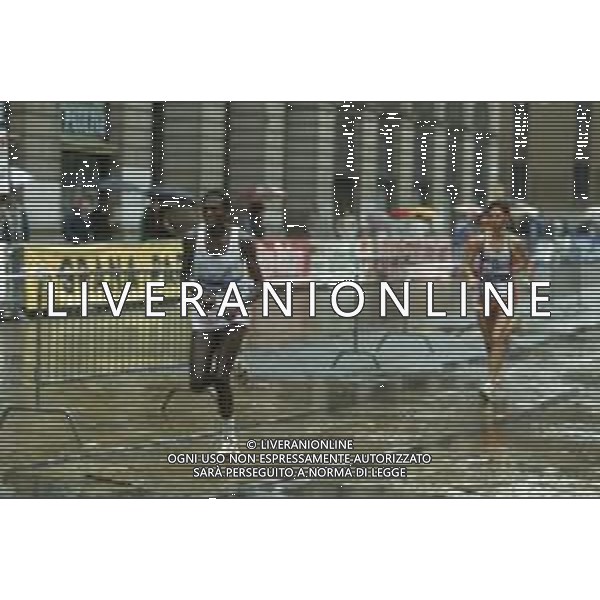 DIAP-RETROSPETTIVA JOHN NGUGI ATLETA NELLA FOTO JOHN NGUGI PARTECIPA ALLA STRAMILANO NELL\'ANNO 1989 AG ALDO LIVERANI SAS