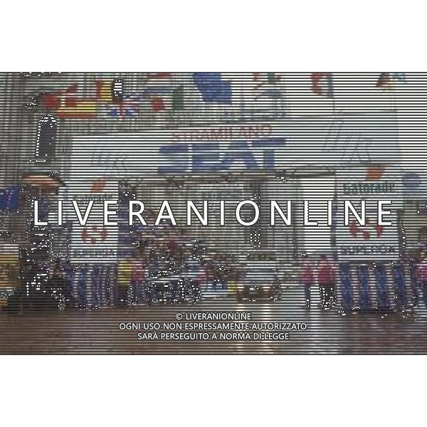 DIAP-RETROSPETTIVA JOHN NGUGI ATLETA NELLA FOTO JOHN NGUGI PARTECIPA ALLA STRAMILANO NELL\'ANNO 1989 AG ALDO LIVERANI SAS