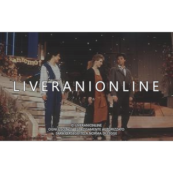 DIAP- RETROSPETTIVA LENA BIOLCATI CANTANTE NELLA FOTO LENA BIOLCATI AL FESTIVAL DI SANREMO SEZIONE NUOVE PROPOSTE NELL’ANNO 1985 CON MIANI E CINZIA CORRADO ( VINCITRICE ) AGENZIA ALDO LIVERANI SAS