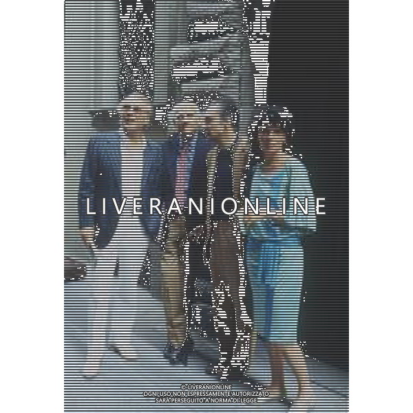 DIAP-RETROSPETTIVA GIORGIO ALBERTAZZI ATTORE NELLA FOTO GIORGIO ALBERTAZZI ALLA MANIFESTAZIONE L\'ANGOLO DELL\'INFORMAZIONE A SPOLETO NELL\'ANNO 1985 CON PIA TOLOMEI E ALBERTO MORAVIA AG ALDO LIVERANI SAS