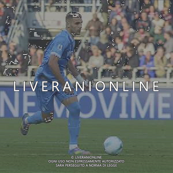 Alessandro Buongiorno of SSC Napoli play the ball during Bologna BFC vs SSC Napoli, 11° Serie A Enilive 2025-26 game at Renato Dall\'Ara stadium in Bologna (BO), Italy, on November 09, 2025. (Photo by Davide Casentini)- AGENZIA ALDO LIVERANI SAS