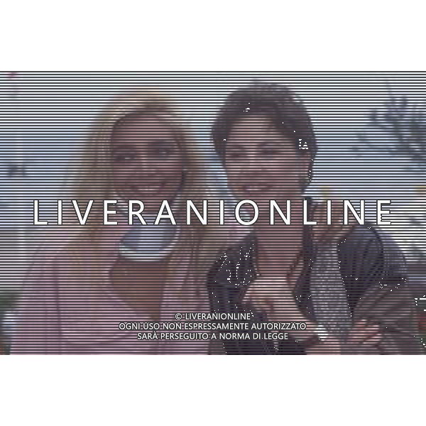 DIAP-RETROSPETTIVA OTTAVIA PICCOLO ATTRICE NELLA FOTO OTTAVIA PICCOLO CON MARA VENIER A VENEZIA NELL\'ANNO 1991 AG ALDO LIVERANI SAS