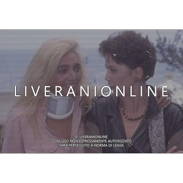 DIAP-RETROSPETTIVA OTTAVIA PICCOLO ATTRICE NELLA FOTO OTTAVIA PICCOLO CON MARA VENIER A VENEZIA NELL\'ANNO 1991 AG ALDO LIVERANI SAS