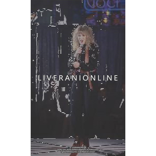 DIAP- RETROSPETTIVA LENA BIOLCATI CANTANTE NELLA FOTO LENA BIOLCATI AL FESTIVAL DI CASTROCARO CONCORSO PER VOCI NUOVE NELL’ANNO 1984 AGENZIA ALDO LIVERANI SAS