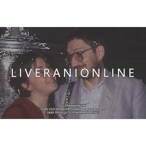 DIAP-RETROSPETTIVA OTTAVIA PICCOLO ATTRICE NELLA FOTO OTTAVIA PICCOLO IN TEATRO A MILANO NELL\'ANNO 1989 CON IL MARITO CLAUDIO ROSSONI AG ALDO LIVERANI SAS