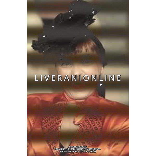 DIAP-RETROSPETTIVA SYUSY BLADY CONDUTTRICE TELEVISIVA NELLA FOTO SYUSY BLADY PRESENTA “IL MANUALE DELLE TAP MODEL “ A MILANO AG ALDO LIVERANI SAS