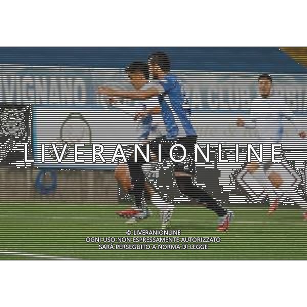 Contrasto di Lorenzini durante Novara Lecco -Novara e Lecco Campionato calcio Lega Pro Girone A 09.11. 2025 ©MARANGON ANDREA - AGENZIA ALDO LIVERANI SAS