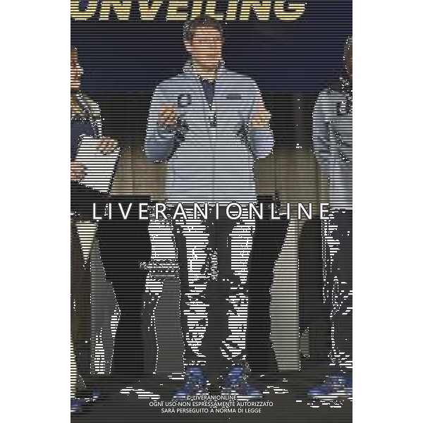 TVRG Divise volontari Milano Cortina 2026 nella foto Guillaume Meyzenq Milano 12-11-2025 Presentate le divise per i volontari che lavoreranno ai Giochi Olimpici invernali Milano Cortina 2026 foto Roberto Garavaglia/Agenzia Aldo Liverani sas